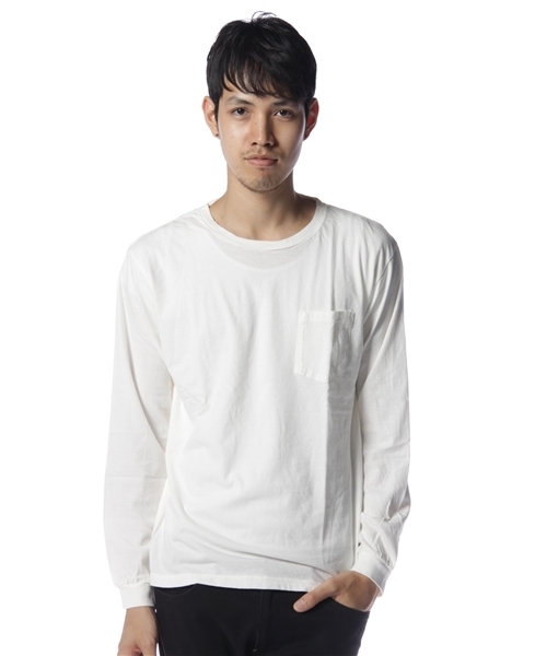 BEAMS（ビームス）の「HANES×BEAMS / 別注 L/SポケットTEE（Tシャツ/カットソー・メンズ・ホワイト/ブラック/レッド/クリーム/グレー/ベージュ/ネイビー・SMALL/MEDIUM/LARGE）」の2枚目の写真