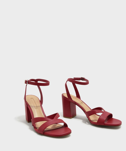CHARLES & KEITH(チャールズ & キース)の「アンクルストラップサンダル / ANKLE STRAP SANDALS(サンダル・レディース・ブラック/レッド・23cm/23.5cm/24.5cm/25cm/22.5cm)」の10枚目の写真