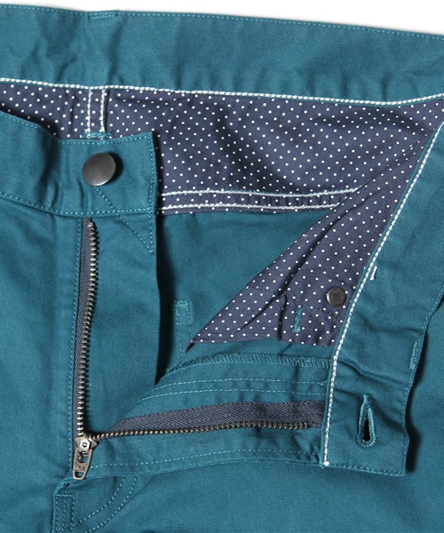 MEN'S BIGI（メンズビギ）の「【スマート12月号 山本裕典さん着用】 ストレッチチノ5P/カラーパンツ（チノパンツ・メンズ・ブラック/ベージュ/ターコイズブルー/キャメル/ボルドー・SMALL/MEDIUM/LARGE/LL）」の12枚目の写真