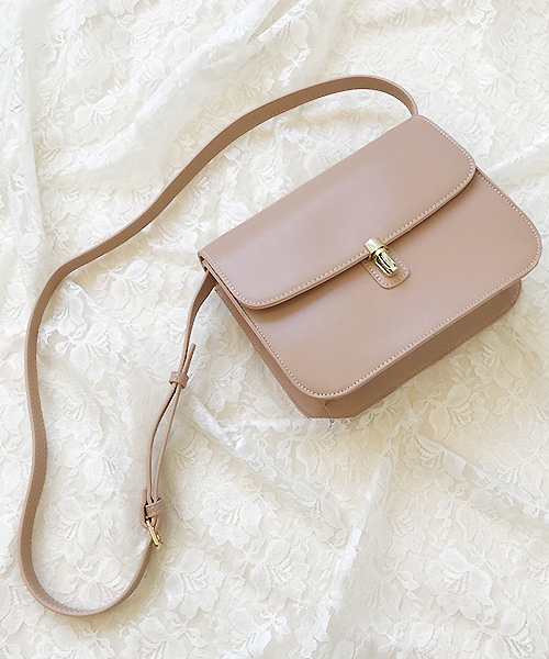 apres jour（アプレジュール）の「スクエアショルダーバッグ（ショルダーバッグ・レディース・ブラック/ダークブラウン/ベージュ・FREE）」の3枚目の写真