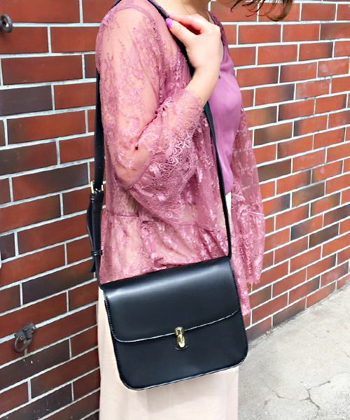 apres jour（アプレジュール）の「スクエアショルダーバッグ（ショルダーバッグ・レディース・ブラック/ダークブラウン/ベージュ・FREE）」の6枚目の写真