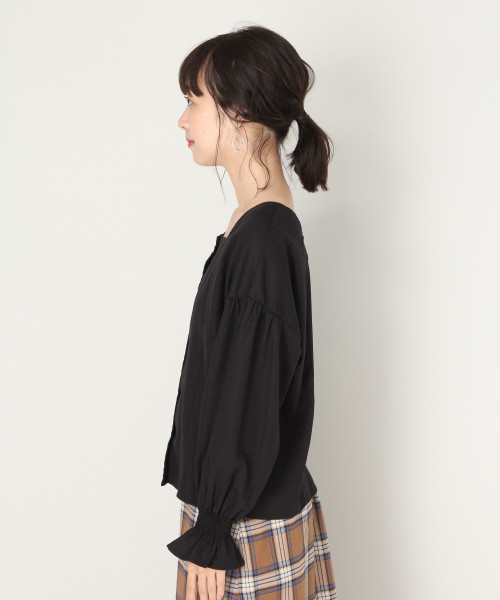 LOWRYS FARM(ローリーズファーム)の「スクエアブラウス 808554(シャツ/ブラウス・レディース・ブラック/ベージュ/オフホワイト・MEDIUM/LARGE)」の11枚目の写真