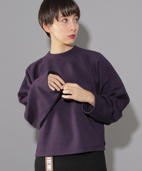 PAGEBOY（ページボーイ）の「BIGシルエットショートプルオーバー（スウェット・レディース・ブラック/グレー/アイボリー/ダークパープル・FREE）」の4枚目の写真