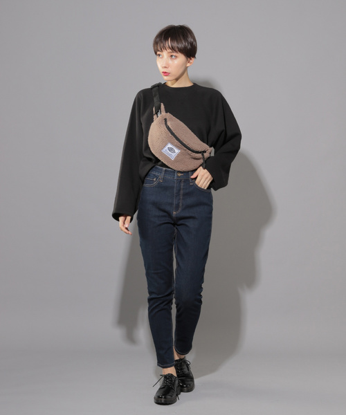 PAGEBOY（ページボーイ）の「BIGシルエットショートプルオーバー（スウェット・レディース・ブラック/グレー/アイボリー/ダークパープル・FREE）」の6枚目の写真