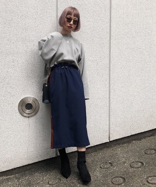 PAGEBOY（ページボーイ）の「BIGシルエットショートプルオーバー（スウェット・レディース・ブラック/グレー/アイボリー/ダークパープル・FREE）」の16枚目の写真