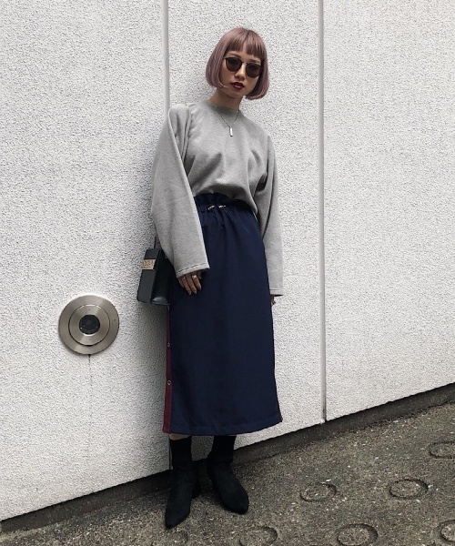 PAGEBOY（ページボーイ）の「BIGシルエットショートプルオーバー（スウェット・レディース・ブラック/グレー/アイボリー/ダークパープル・FREE）」の19枚目の写真