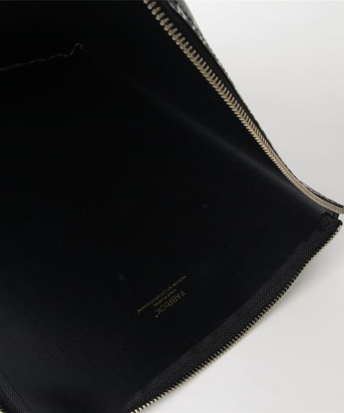 FABRICK（ファブリック）の「FABRICK Masanao Hirayama DOCUMENT CASE A4 BLK（クラッチバッグ・メンズ・ブラック・FREE）」の4枚目の写真