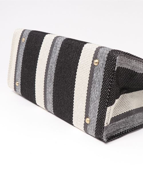 KOBE LETTUCE（コウベレタス）の「2Wayペーパー風ストライプトートバッグ（トートバッグ・レディース・ネイビー/ブラウン/ブラック・FREE）」の12枚目の写真