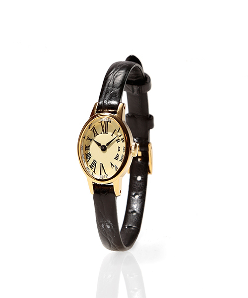 Demi-Luxe BEAMS(デミルクス ビームス)の「Demi-Luxe BEAMS / オーバル 型押レザー 腕時計(アナログ腕時計・レディース・ブラック/ブラウン・ONE SIZE)」の1枚目の写真