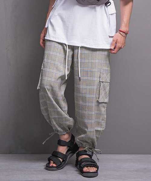 MinoriTY（マイノリティ）の「カーゴポケットワイドパンツ（カーゴパンツ・メンズ・ベージュ/グレー/ベージュ系その他/グレー系その他/ブラック・M/L）」の4枚目の写真