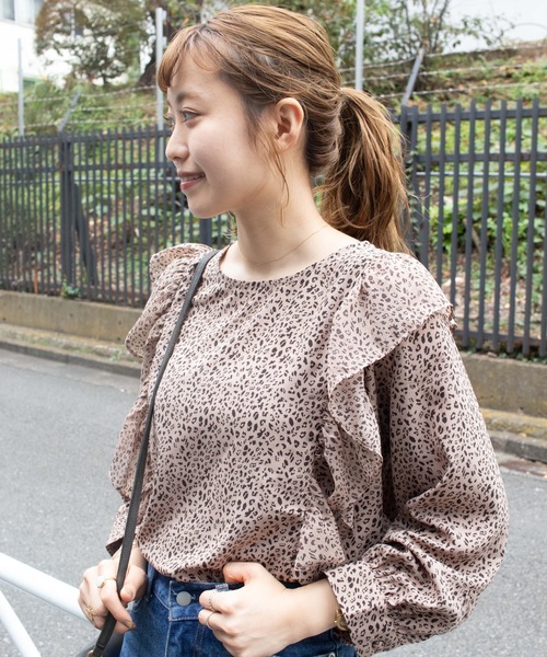 flower（フラワー）の「レオパードフリルブラウス（シャツ/ブラウス・レディース・ブラック/ベージュ・FREE）」の2枚目の写真