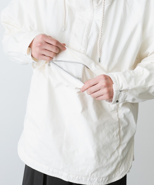 ATTACHMENT（アタッチメント）の「コットンコーデュラオックス アノラックジャケット（マウンテンパーカー・メンズ・オフホワイト/グリーン/パープル/ブラック・2/3/1）」の14枚目の写真