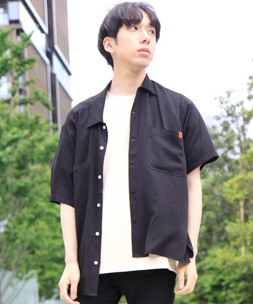 UNIVERSAL OVERALL(ユニバーサルオーバーオール)の「【UNIVERSAL OVERALL】 OPEN COLLAR SHIRTS(シャツ/ブラウス・メンズ・ホワイト/グレー/グリーン/マスタード/ブラック/ベージュ/ラベンダー/オレンジ・MEDIUM/LARGE)」の3枚目の写真