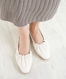 AmiAmi（アミアミ）の「ギャザーストリングフラットシューズ（パンプス）」