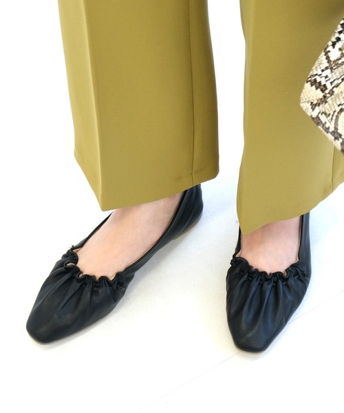 AmiAmi（アミアミ）の「ギャザーストリングフラットシューズ（パンプス・レディース・ブラック/ベージュ/ブラウン/アイボリー/シャンパン/ナチュラル/キナリ/オリーブ・LL/S/M/L）」の3枚目の写真