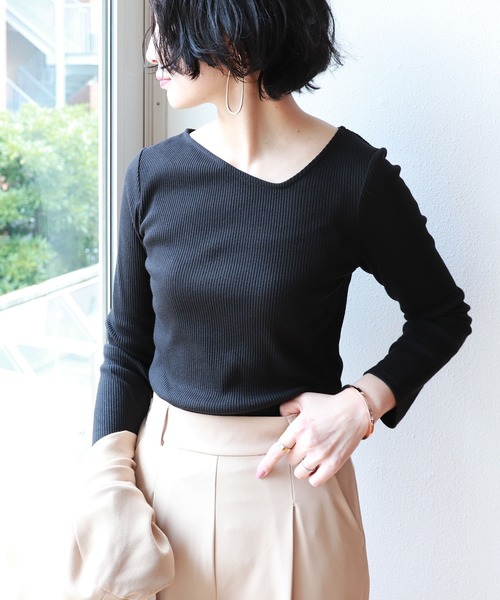 andme(アンドミー)の「テレコリブ長袖アシメネックTシャツ(Tシャツ/カットソー・レディース・ブラック/オフホワイト/ベージュ/ピンクベージュ/カーキ/チャコールグレー/グリーン・M/L)」の2枚目の写真
