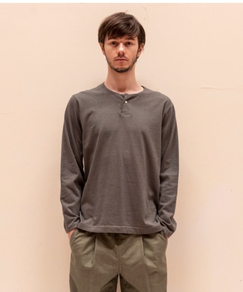 Jackman(ジャックマン)の「USA Cotton Henleyneck L/S T-Shirt(Tシャツ/カットソー・メンズ・ホワイト/ライトブラウン/キナリ/シルバーグレー/ブラック/グレイッシュブルー/ライトグレー/ライトイエロー/スミクロ/ダークネイビー/ダークブラウン/ダークカーキ/サックスブルー/オフホワイト・SMALL/MEDIUM/LARGE/X-LARGE)」の10枚目の写真