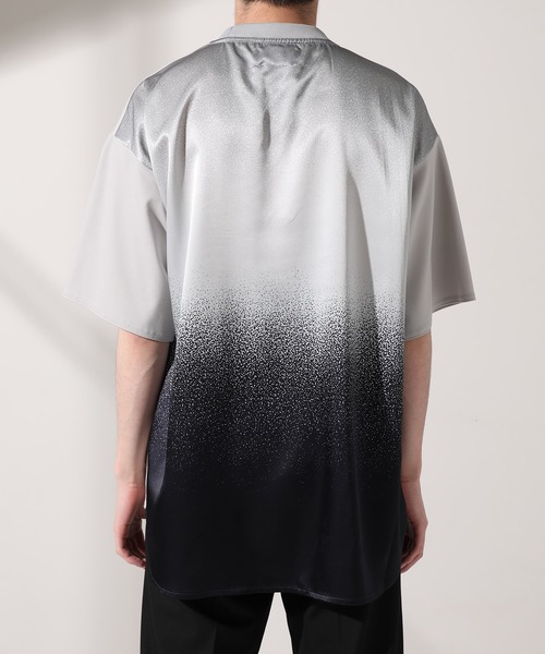 UNITED TOKYO（ユナイテッドトウキョウ）の「バックグラデーションＴ/オーバーサイズ（Tシャツ/カットソー・メンズ・ブラック/グレー・1/2/3）」の11枚目の写真