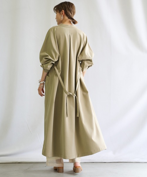 select MOCA(セレクトモカ)の「2021 SS ノーカラーシンプルシャツアウター(ノーカラーコート・レディース・ライトオリーブ/ホワイト・FREE)」の14枚目の写真