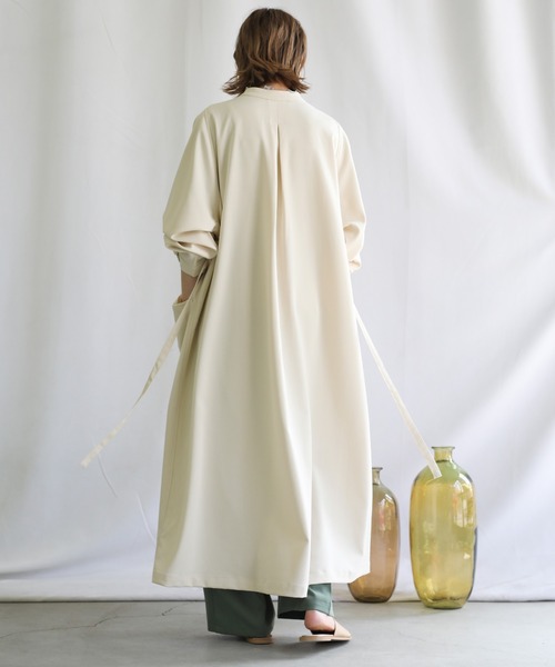 select MOCA(セレクトモカ)の「2021 SS ノーカラーシンプルシャツアウター(ノーカラーコート・レディース・ライトオリーブ/ホワイト・FREE)」の6枚目の写真