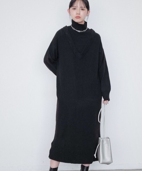 Aunt Marie's(アントマリーズ)の「レイヤード風深Vネックニットワンピース【2WAY】/AuntMarie’s(ワンピース・レディース・グレー/ブラック/ライトブルー・FREE)」の2枚目の写真