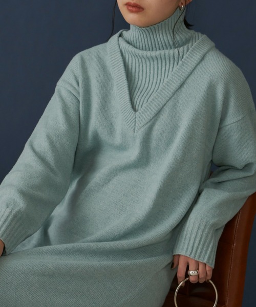 Aunt Marie's(アントマリーズ)の「レイヤード風深Vネックニットワンピース【2WAY】/AuntMarie’s(ワンピース・レディース・グレー/ブラック/ライトブルー・FREE)」の5枚目の写真