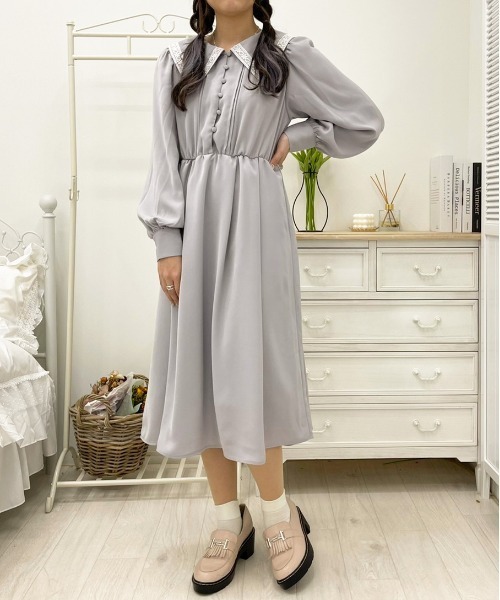 apres jour(アプレジュール)の「パイピングレース襟ワンピース【ZOZOTOWN限定アイテム】(ワンピース・レディース・ブルー系その他/ピンクベージュ/アイボリー/グレイッシュベージュ・X-LARGE/フリー)」の3枚目の写真