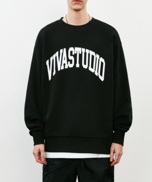 VIVASTUDIO(ビバスタジオ)の「COLLEGE LOGO CREWNECK(スウェット・メンズ・ネイビー/ブラック/グレー・SMALL/X-LARGE/MEDIUM/LARGE)」の2枚目の写真