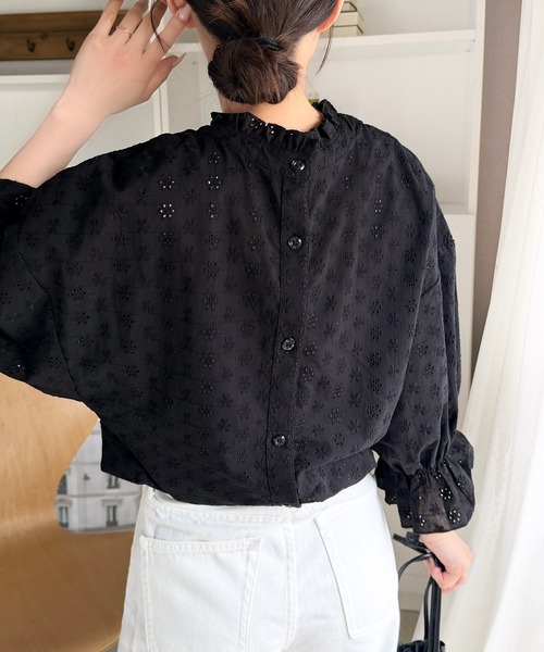 classicalelf（クラシカルエルフ）の「《予約受付中》大人が着るのはこれ。2way花柄刺繍ブラウス。（シャツ/ブラウス・レディース・ホワイト/ブラック/モカ・MEDIUM/LARGE/X-LARGE/SMALL）」の15枚目の写真