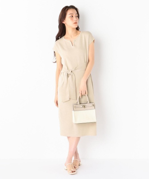 MEW'S REFINED CLOTHES（ミューズリファインドクローズ）の「バーアクセ付ニットワンピース（ワンピース・レディース・グレイッシュベージュ/ベージュ/ネイビー・MEDIUM）」の13枚目の写真