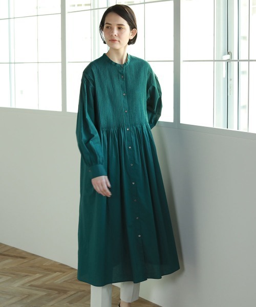 Pao de lo(パオデロ)の「ローンピンタックワンピース(ワンピース・レディース・ベージュ/オフホワイト/グリーン・9号/7号)」の1枚目の写真