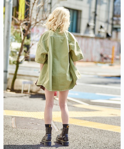 X-girl（エックスガール）の「FACE TWILL S/S SHIRT（シャツ/ブラウス・レディース・ブラック/ベージュ/グリーン/チャコール・S/M）」の9枚目の写真