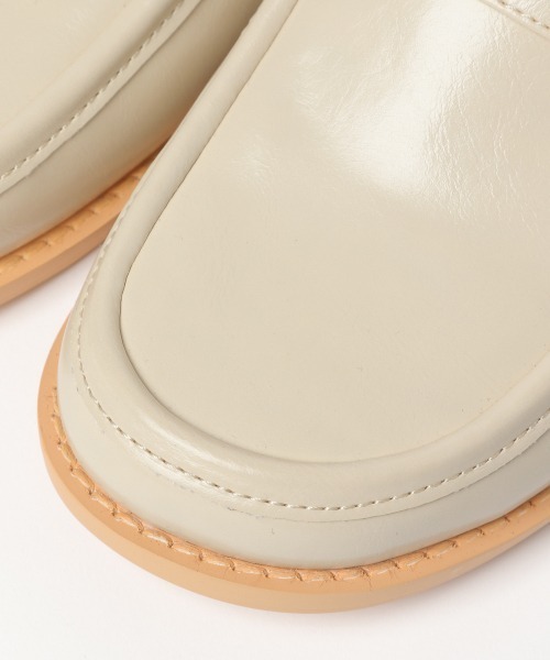 LOWRYS FARM（ローリーズファーム）の「ローファーミュール　953350（ローファー・レディース・アイボリー/ブラック・MEDIUM/LARGE）」の9枚目の写真