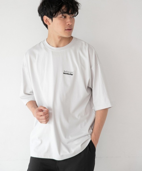 LOWRYS FARM(ローリーズファーム)の「バンクシーバックプリントTS/S 957312(Tシャツ/カットソー・メンズ・ホワイト/ブラック/グレー/レッド・MEDIUM/LARGE)」の15枚目の写真