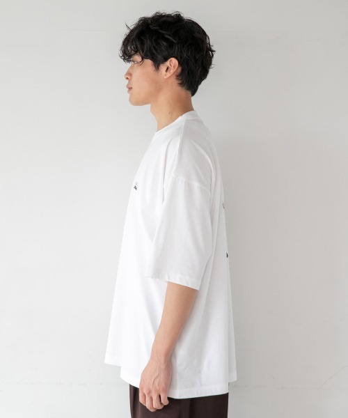 LOWRYS FARM(ローリーズファーム)の「バンクシーバックプリントTS/S 957312(Tシャツ/カットソー・メンズ・ホワイト/ブラック/グレー/レッド・MEDIUM/LARGE)」の22枚目の写真