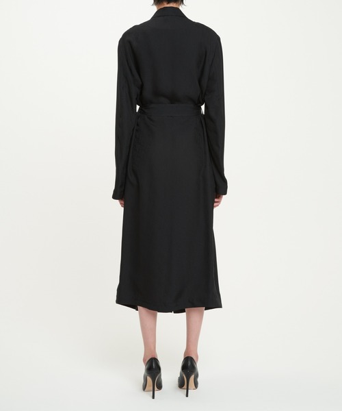 DRESSEDUNDRESSED(ドレスドアンドレスド)の「DRESSEDUNDRESSED Cupro Paisley Robe (DUW21531)(その他アウター・メンズ・ブラック・3)」の6枚目の写真