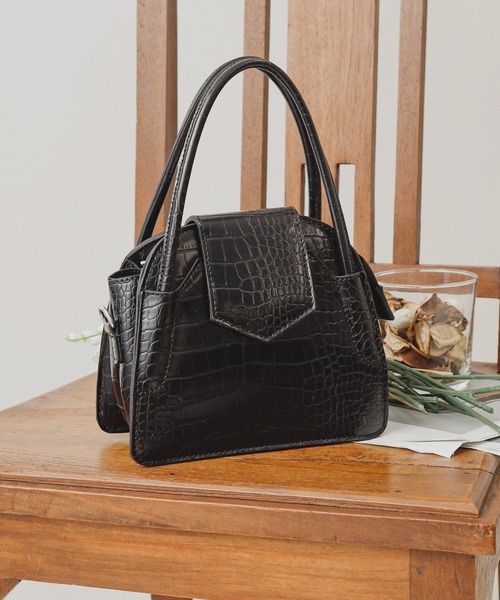 COLONY 2139(コロニートゥーワンスリーナイン)の「クロコ台形2Wayチェーンミニショルダーバッグ/ハンドバッグ(ショルダーバッグ・レディース・ブラック/ベージュ/カーキ/ブルー・FREE)」の2枚目の写真