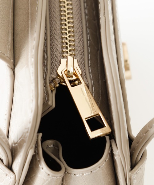 COLONY 2139(コロニートゥーワンスリーナイン)の「クロコ台形2Wayチェーンミニショルダーバッグ/ハンドバッグ(ショルダーバッグ・レディース・ブラック/ベージュ/カーキ/ブルー・FREE)」の11枚目の写真