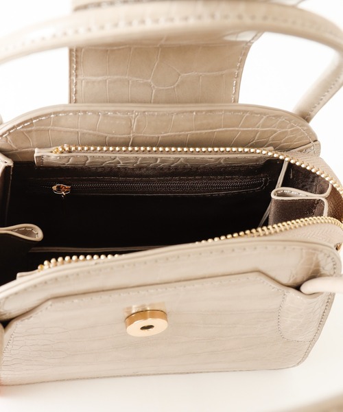 COLONY 2139(コロニートゥーワンスリーナイン)の「クロコ台形2Wayチェーンミニショルダーバッグ/ハンドバッグ(ショルダーバッグ・レディース・ブラック/ベージュ/カーキ/ブルー・FREE)」の9枚目の写真