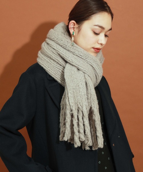 MADEMOISELLE ROPE'（マドモアゼル ロペ）の「リサイクルヤーンボリュームストール（ストール/ショール・レディース・グレー/オフホワイト/カーキ/オレンジ/ブルー・FREE）」の3枚目の写真