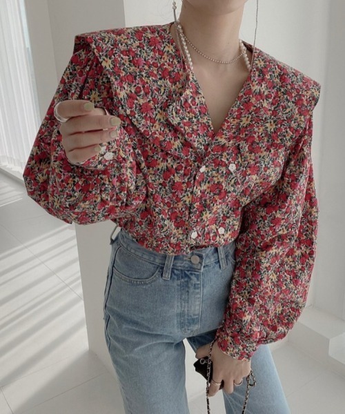 Diosfront（ディオスフロント）の「ダブルボタンBIG衿ボリュウームブラウス（シャツ/ブラウス・レディース・ホワイト/ベージュ/レッド・FREE）」の3枚目の写真