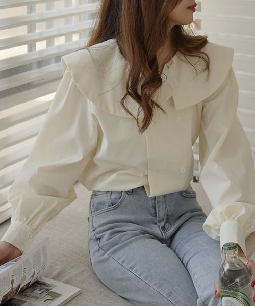 Diosfront（ディオスフロント）の「ダブルボタンBIG衿ボリュウームブラウス（シャツ/ブラウス・レディース・ホワイト/ベージュ/レッド・FREE）」の2枚目の写真