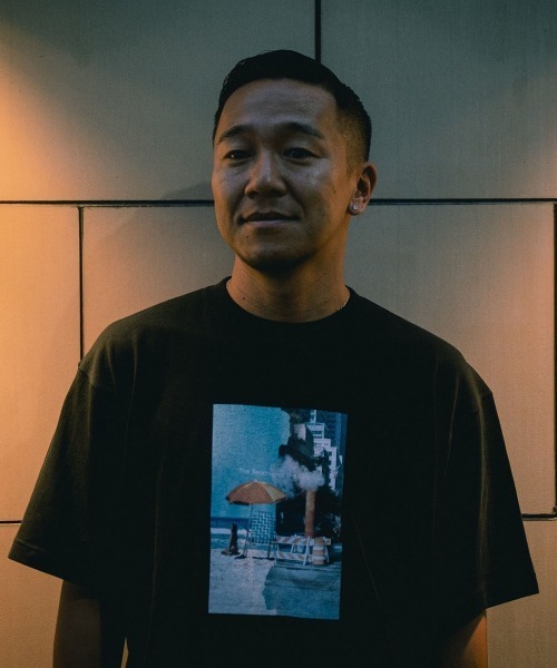 esutoreja(エストレジャ)の「The Beach and the CityTシャツ(Tシャツ/カットソー・レディース・ブラック・L/S/XL/M)」の3枚目の写真