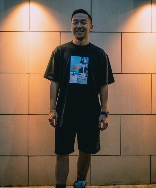 esutoreja(エストレジャ)の「The Beach and the CityTシャツ(Tシャツ/カットソー・レディース・ブラック・L/S/XL/M)」の6枚目の写真