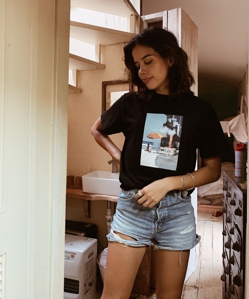 esutoreja(エストレジャ)の「The Beach and the CityTシャツ(Tシャツ/カットソー・レディース・ブラック・L/S/XL/M)」の9枚目の写真