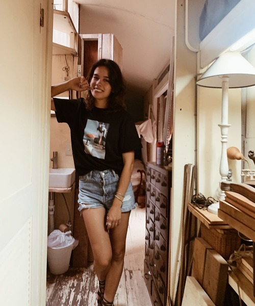 esutoreja(エストレジャ)の「The Beach and the CityTシャツ(Tシャツ/カットソー・レディース・ブラック・L/S/XL/M)」の11枚目の写真