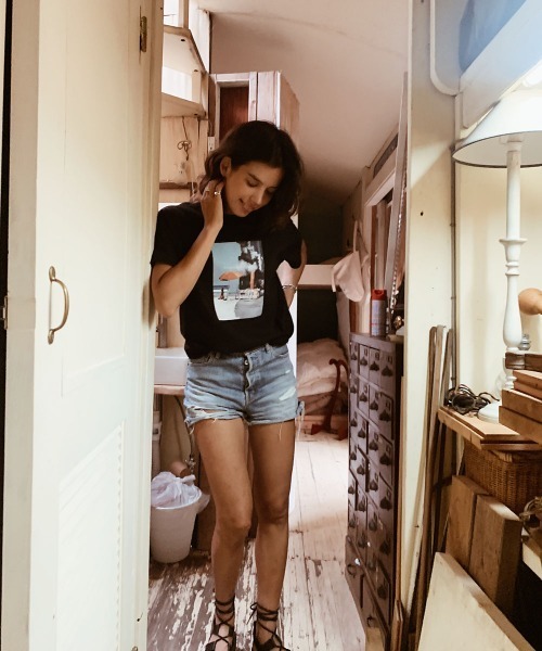 esutoreja(エストレジャ)の「The Beach and the CityTシャツ(Tシャツ/カットソー・レディース・ブラック・L/S/XL/M)」の13枚目の写真