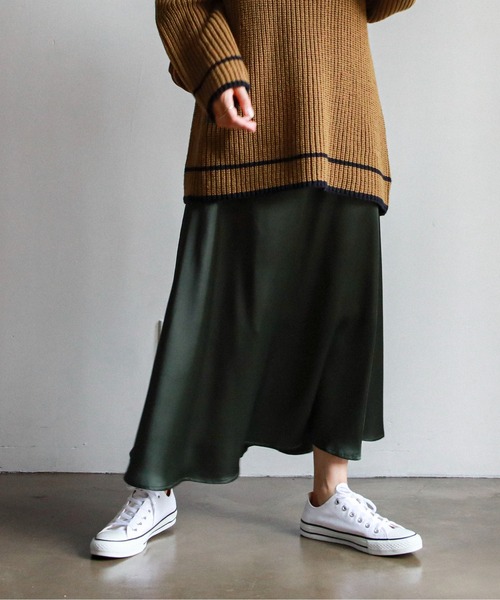 feepur（フェピュール）の「サテンマーメイドスカート（スカート・レディース・グレー系その他/グリーン/ブラック/エンジ・MEDIUM）」の4枚目の写真