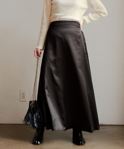 feepur（フェピュール）の「サテンマーメイドスカート（スカート・レディース・グレー系その他/グリーン/ブラック/エンジ・MEDIUM）」の2枚目の写真