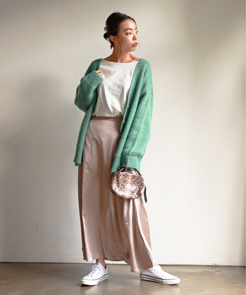 feepur（フェピュール）の「サテンマーメイドスカート（スカート・レディース・グレー系その他/グリーン/ブラック/エンジ・MEDIUM）」の5枚目の写真